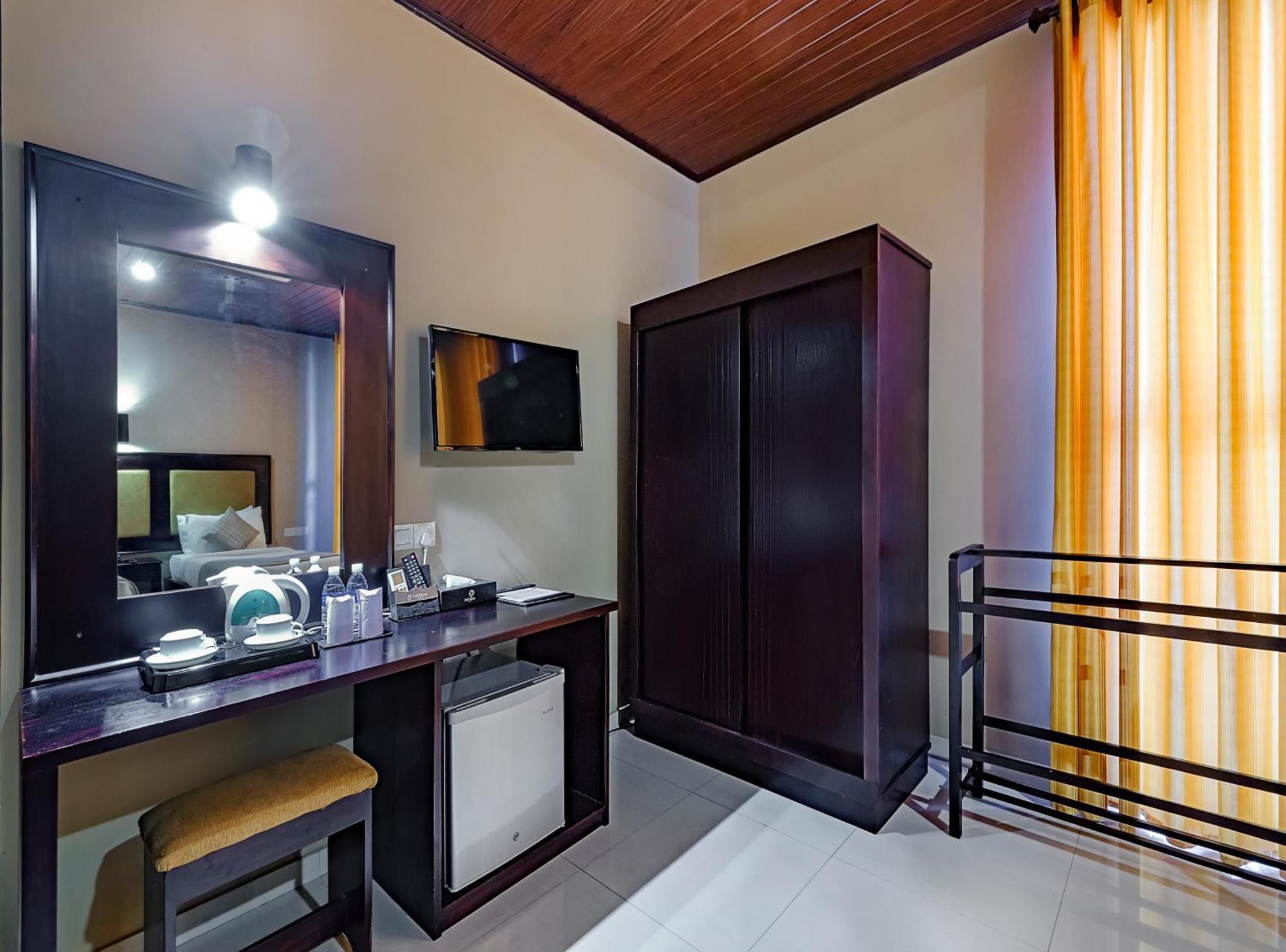 The Full Moon Hotel Katunayaka מראה חיצוני תמונה