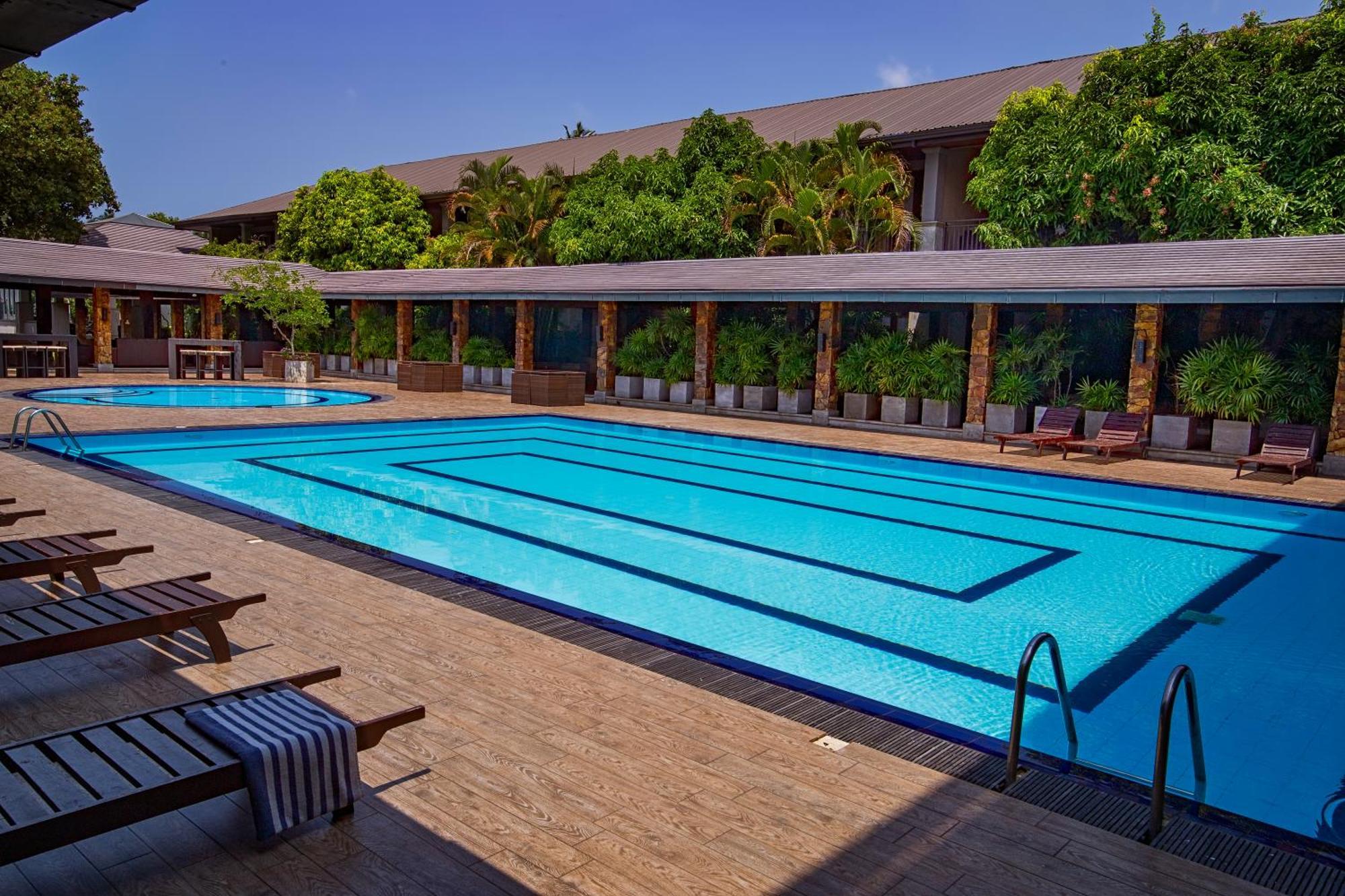 The Full Moon Hotel Katunayaka מראה חיצוני תמונה