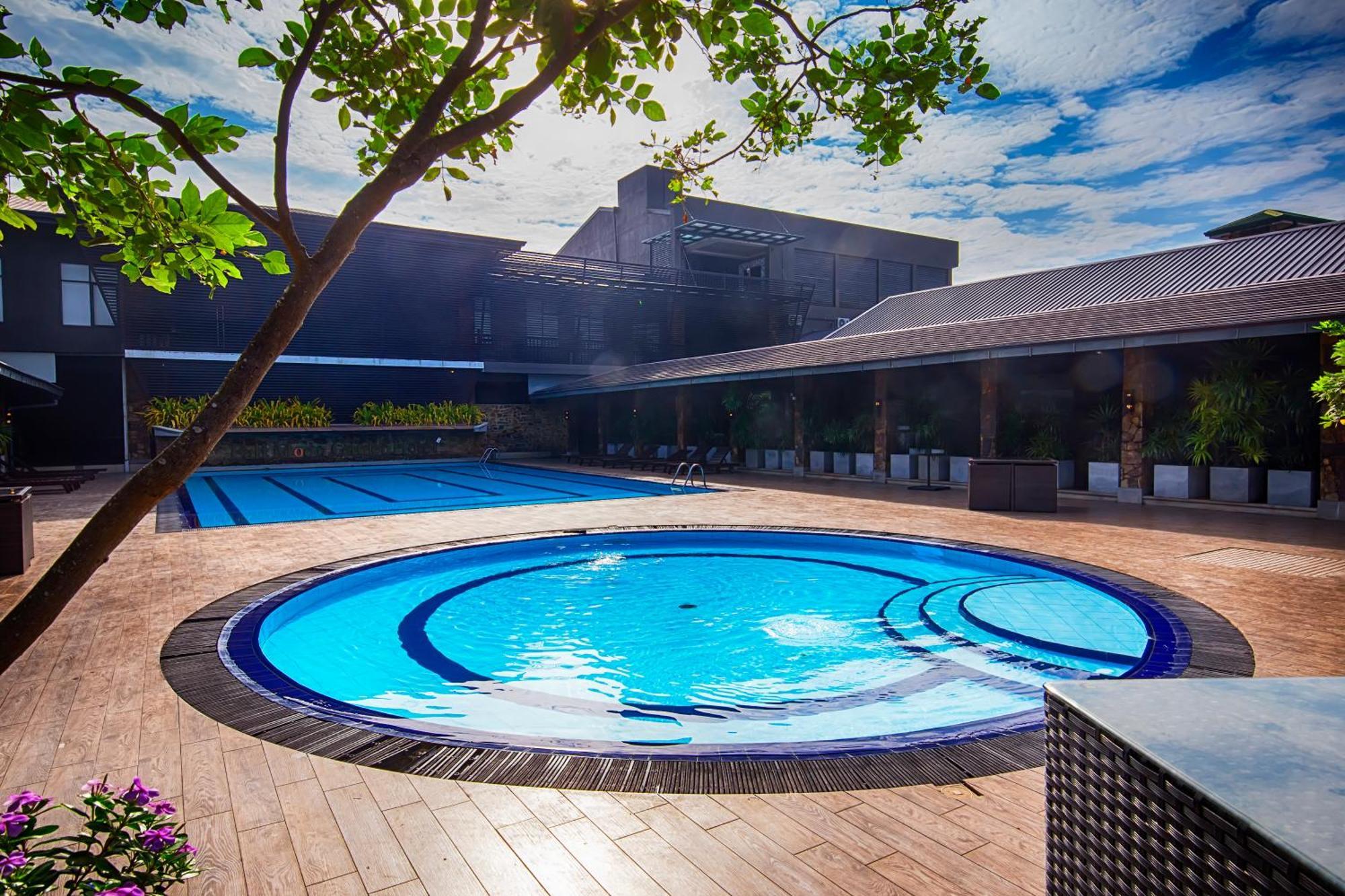 The Full Moon Hotel Katunayaka מראה חיצוני תמונה
