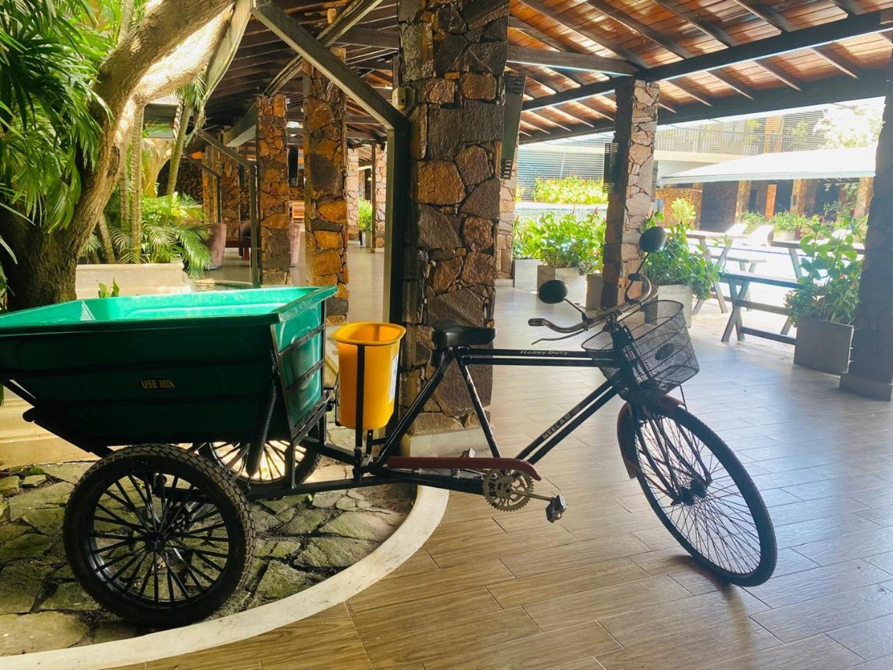 The Full Moon Hotel Katunayaka מראה חיצוני תמונה