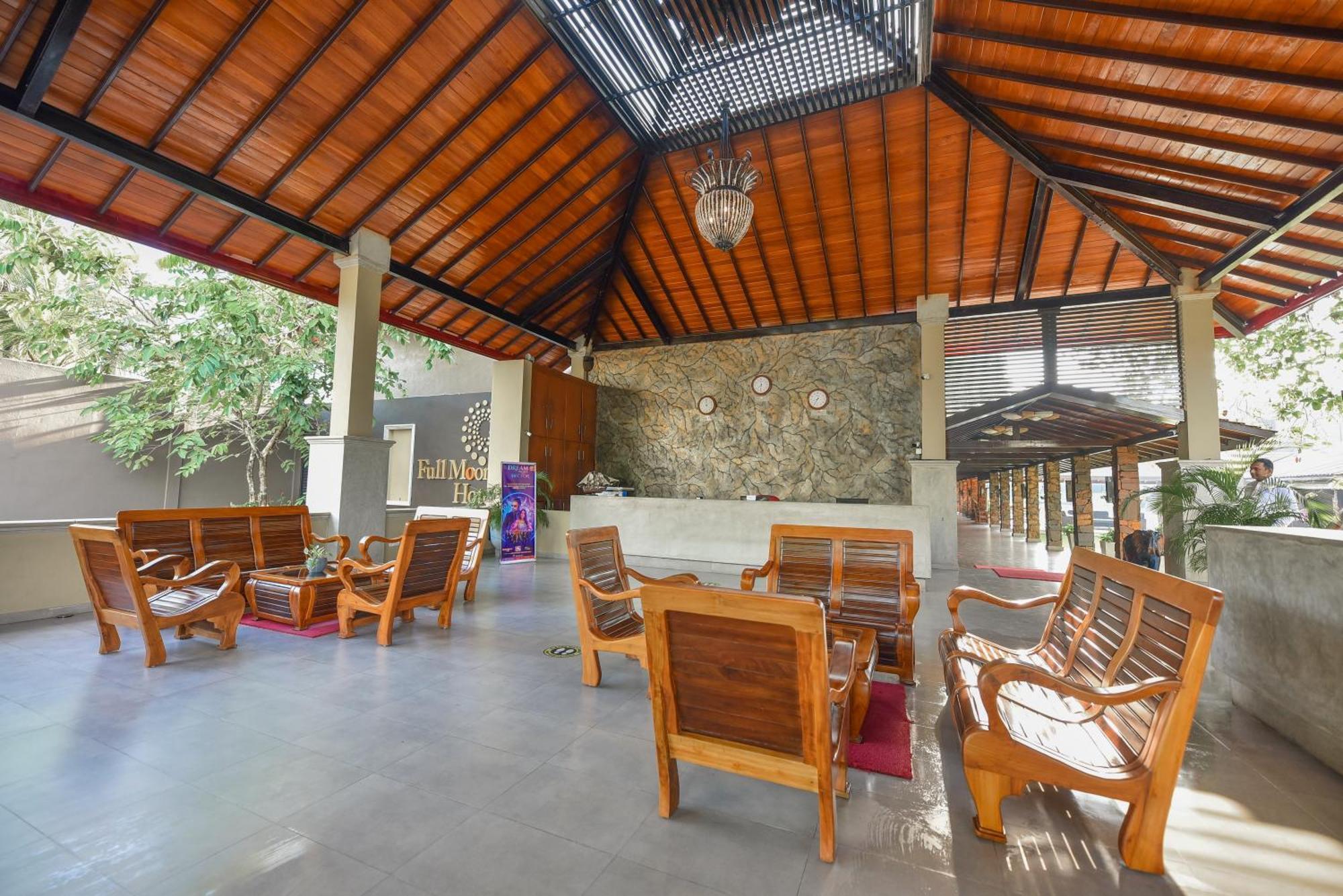 The Full Moon Hotel Katunayaka מראה חיצוני תמונה