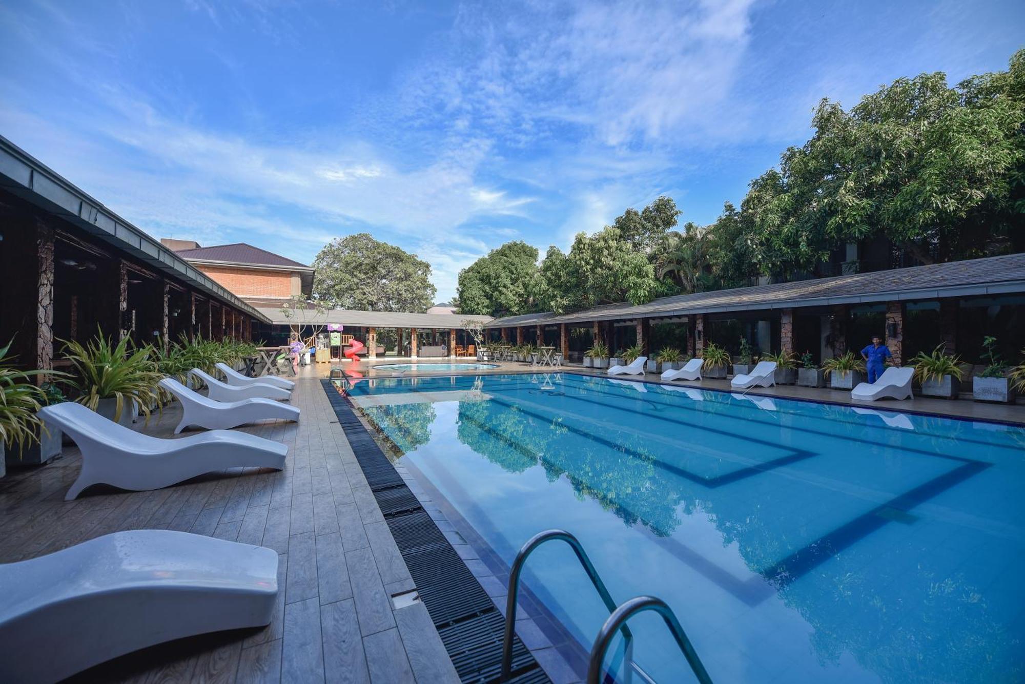 The Full Moon Hotel Katunayaka מראה חיצוני תמונה